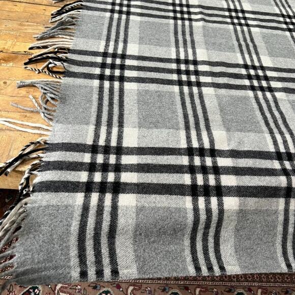 Lauren Ralph Lauren Throw Blanket Wool Blend Gray Plaid With Fringe 62"x52" - Picture 3 of 8